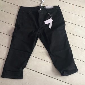 Black Capri Jeans